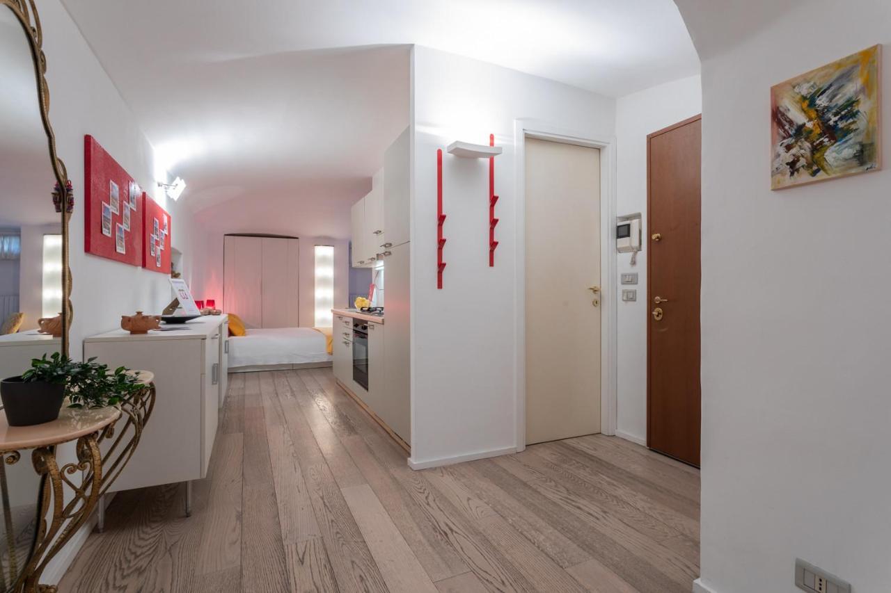 Red Studio Near Porta Nuova By Wonderful Italy 토리노 외부 사진