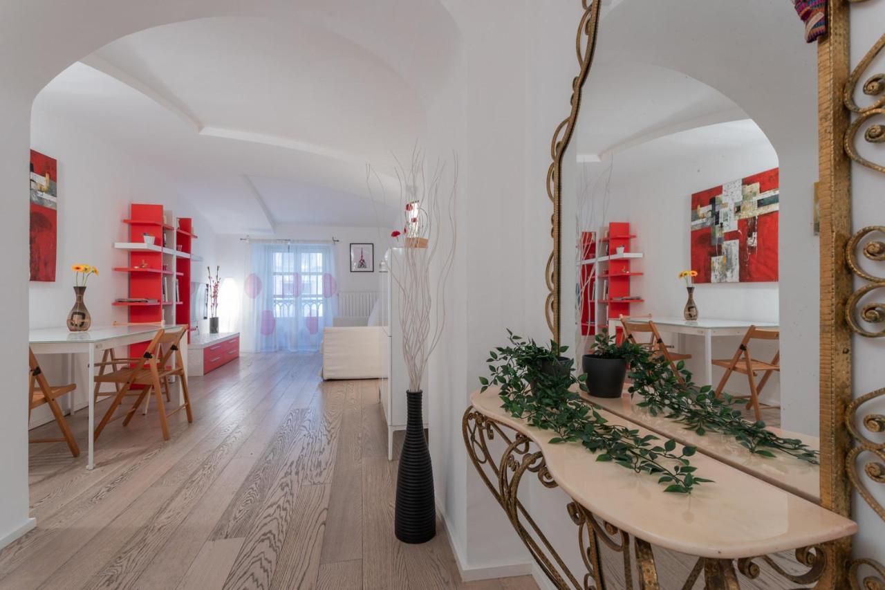 Red Studio Near Porta Nuova By Wonderful Italy 토리노 외부 사진